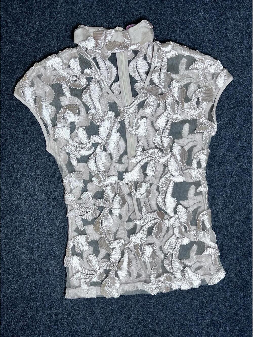 Rose Tree Gold Ruffle  Mesh Sleeveless Top Read For Measurements. Beautiful